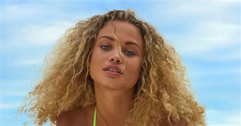 6 Unforgettable Photos of the Gorgeous Rose Bertram in Tahiti